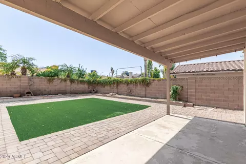 Exterior - 2425 W Crocus Dr, Phoenix, AZ 85023 photo 6 of 14
