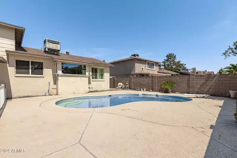 Exterior - 2425 W Crocus Dr, Phoenix, AZ 85023 photo 11 of 14