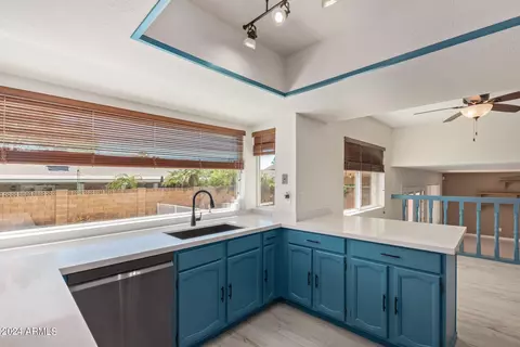 Kitchen - 2425 W Crocus Dr, Phoenix, AZ 85023 photo 4 of 4