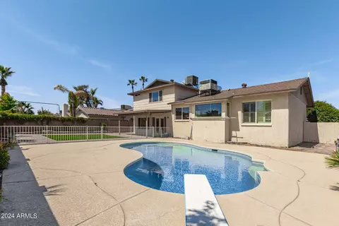 Exterior - 2425 W Crocus Dr, Phoenix, AZ 85023 photo 12 of 14