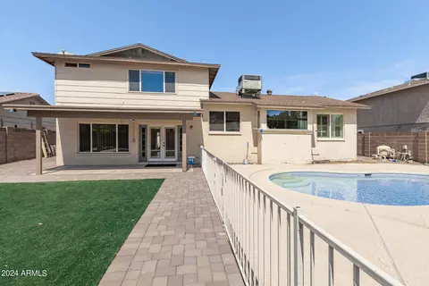 Exterior - 2425 W Crocus Dr, Phoenix, AZ 85023 photo 10 of 14