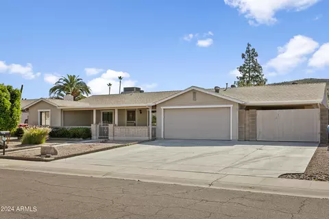 1429 W Surrey Ave, Phoenix, AZ 85029