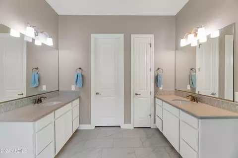 Bath - 1455 E Cullumber St, Gilbert, AZ 85234 photo 1 of 4