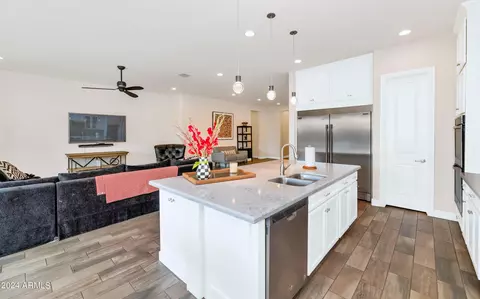 Kitchen - 1455 E Cullumber St, Gilbert, AZ 85234 photo 3 of 4