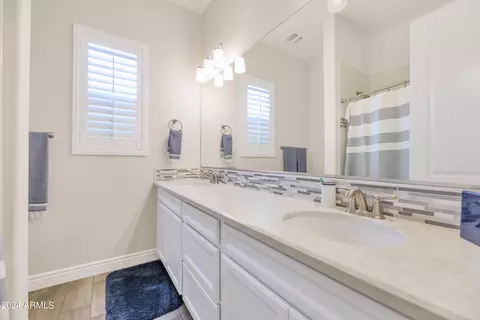 Bath - 1455 E Cullumber St, Gilbert, AZ 85234 photo 3 of 4
