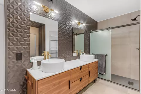 Bath - 6306 E Camelot Dr, Mesa, AZ 85215 photo 2 of 10