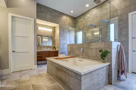 Bath - 2264 E Orleans Dr, Gilbert, AZ 85298 photo 3 of 11