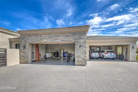 Exterior - 2264 E Orleans Dr, Gilbert, AZ 85298 photo 4 of 37
