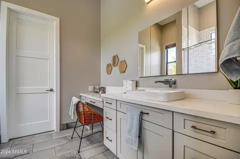 Bath - 2264 E Orleans Dr, Gilbert, AZ 85298 photo 6 of 11