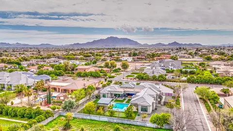 View/Area - 2264 E Orleans Dr, Gilbert, AZ 85298 photo 4 of 5