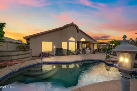 5248 W Oraibi Dr, Glendale, AZ 85308