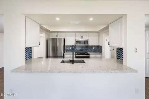 600 E Carson Dr, Tempe, AZ 85282 photo 21