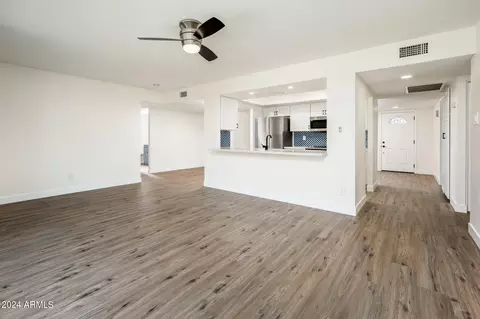 600 E Carson Dr, Tempe, AZ 85282 photo 17