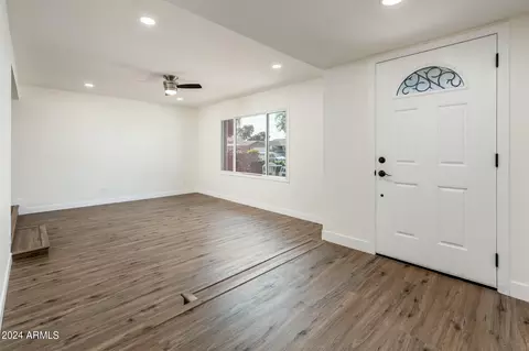 600 E Carson Dr, Tempe, AZ 85282 photo 8