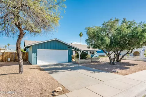 600 E Carson Dr, Tempe, AZ 85282 photo 2