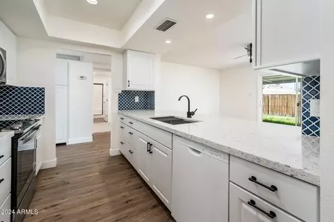 600 E Carson Dr, Tempe, AZ 85282 photo 23