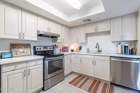 4201 E Camelback Rd #9, Phoenix, AZ 85018 photo 5