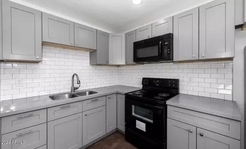 2918 E Roeser Rd, Phoenix, AZ 85040