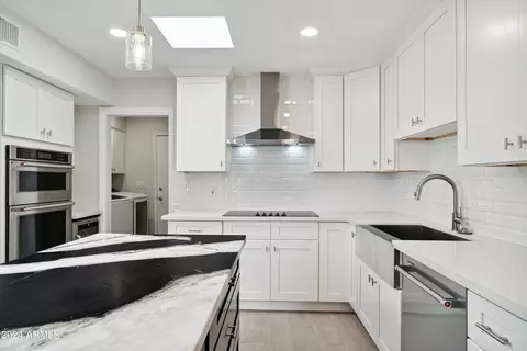 224 W Denton Ln, Phoenix, AZ 85013 photo 8
