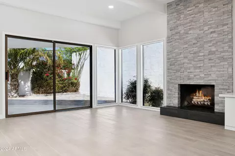 224 W Denton Ln, Phoenix, AZ 85013 photo 4