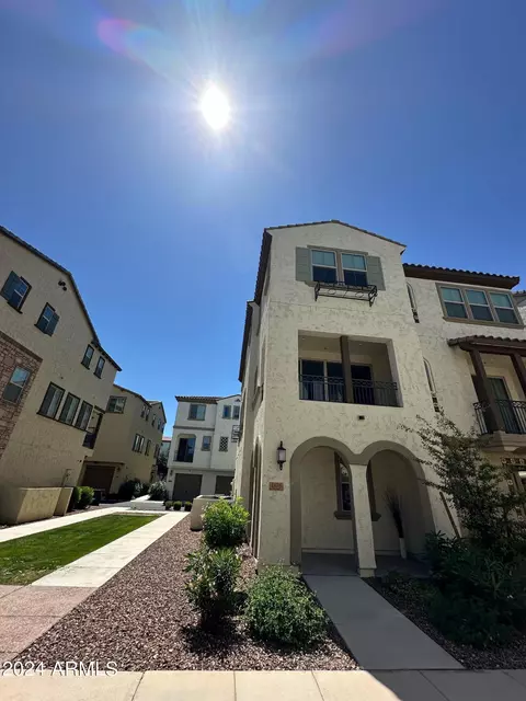 Exterior - 1676 E Dogwood Ln, Gilbert, AZ 85295 photo 6 of 6