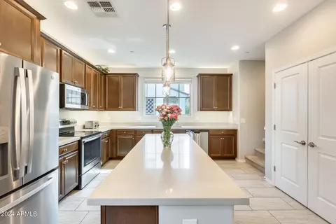 Kitchen - 1676 E Dogwood Ln, Gilbert, AZ 85295 photo 1 of 3