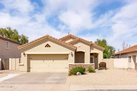 1086 S Roanoke St, Gilbert, AZ 85296