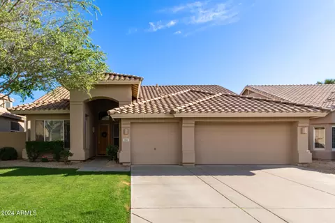 833 W Aster Dr, Chandler, AZ 85248