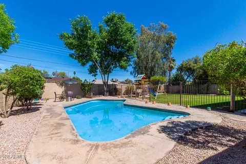 Exterior - 1402 W Orange Dr, Phoenix, AZ 85013 photo 15 of 18