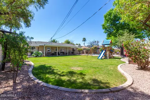 Exterior - 1402 W Orange Dr, Phoenix, AZ 85013 photo 12 of 18