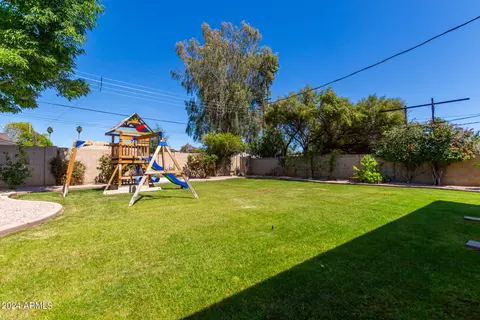 Exterior - 1402 W Orange Dr, Phoenix, AZ 85013 photo 14 of 18