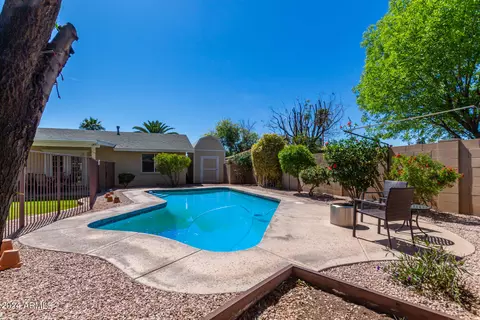 Exterior - 1402 W Orange Dr, Phoenix, AZ 85013 photo 16 of 18