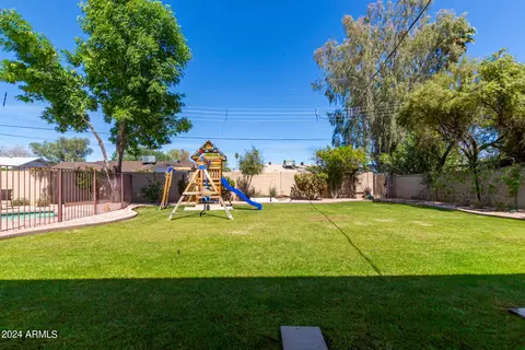 Exterior - 1402 W Orange Dr, Phoenix, AZ 85013 photo 13 of 18