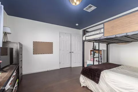 Bedroom - 1402 W Orange Dr, Phoenix, AZ 85013 photo 7 of 7