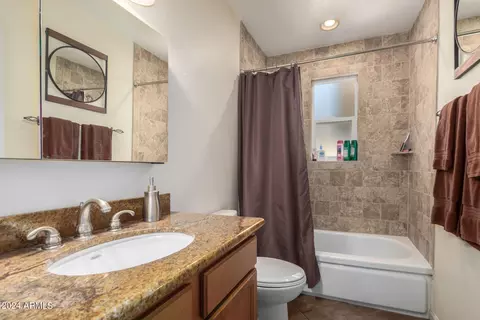 Bath - 1402 W Orange Dr, Phoenix, AZ 85013 photo 1 of 2
