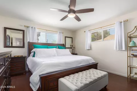 Bedroom - 1402 W Orange Dr, Phoenix, AZ 85013 photo 2 of 7