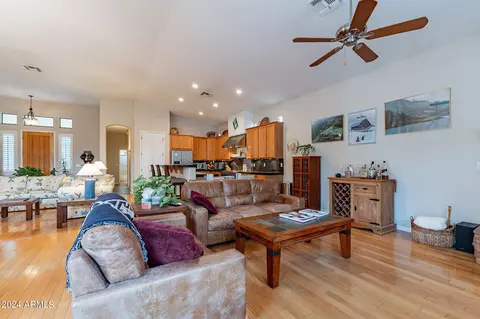 1146 E Tuckey Ln, Phoenix, AZ 85014 photo 18