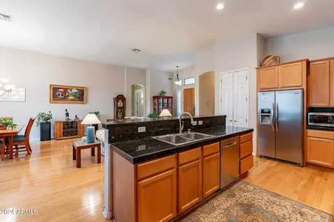 1146 E Tuckey Ln, Phoenix, AZ 85014 photo 12