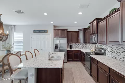 8615 E Desert Ln, Mesa, AZ 85209 photo 11