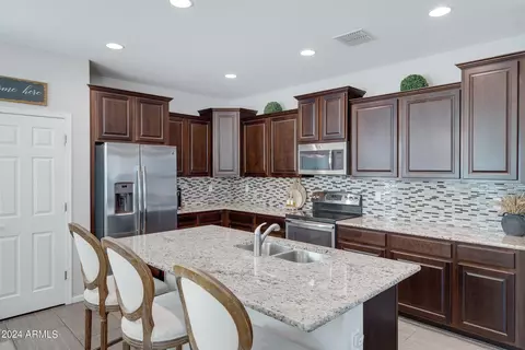8615 E Desert Ln, Mesa, AZ 85209 photo 12