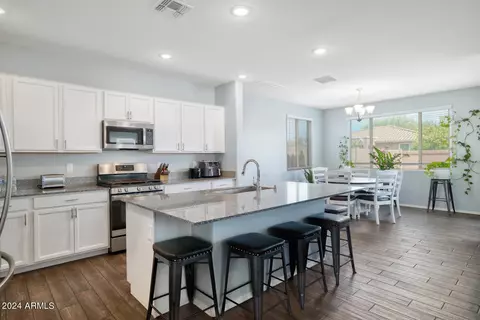 6857 N 88th Dr, Glendale, AZ 85305