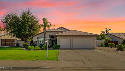 4313 Elmwood St, Mesa, AZ 85205
