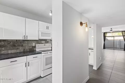 3660 E Montecito Ave #16, Phoenix, AZ 85018 photo 10