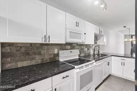 3660 E Montecito Ave #16, Phoenix, AZ 85018 photo 11
