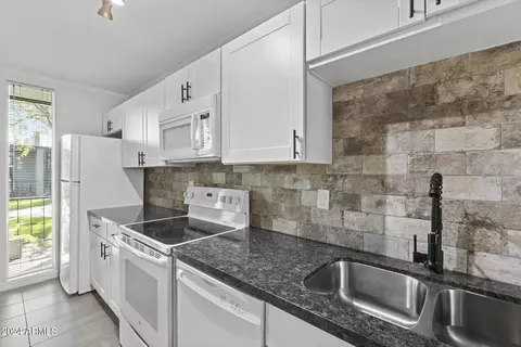 3660 E Montecito Ave #16, Phoenix, AZ 85018 photo 14