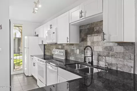 3660 E Montecito Ave #16, Phoenix, AZ 85018 photo 22