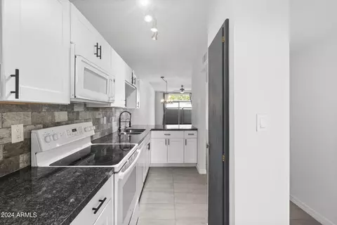 3660 E Montecito Ave #16, Phoenix, AZ 85018 photo 12