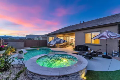 18947 W Desert Hills Dr, Surprise, AZ 85388