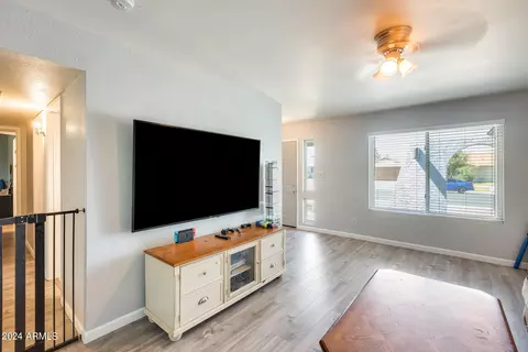 4221 N 79th Dr, Phoenix, AZ 85033 photo 2