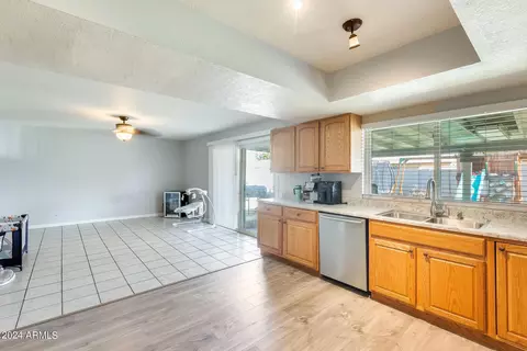 4221 N 79th Dr, Phoenix, AZ 85033 photo 12